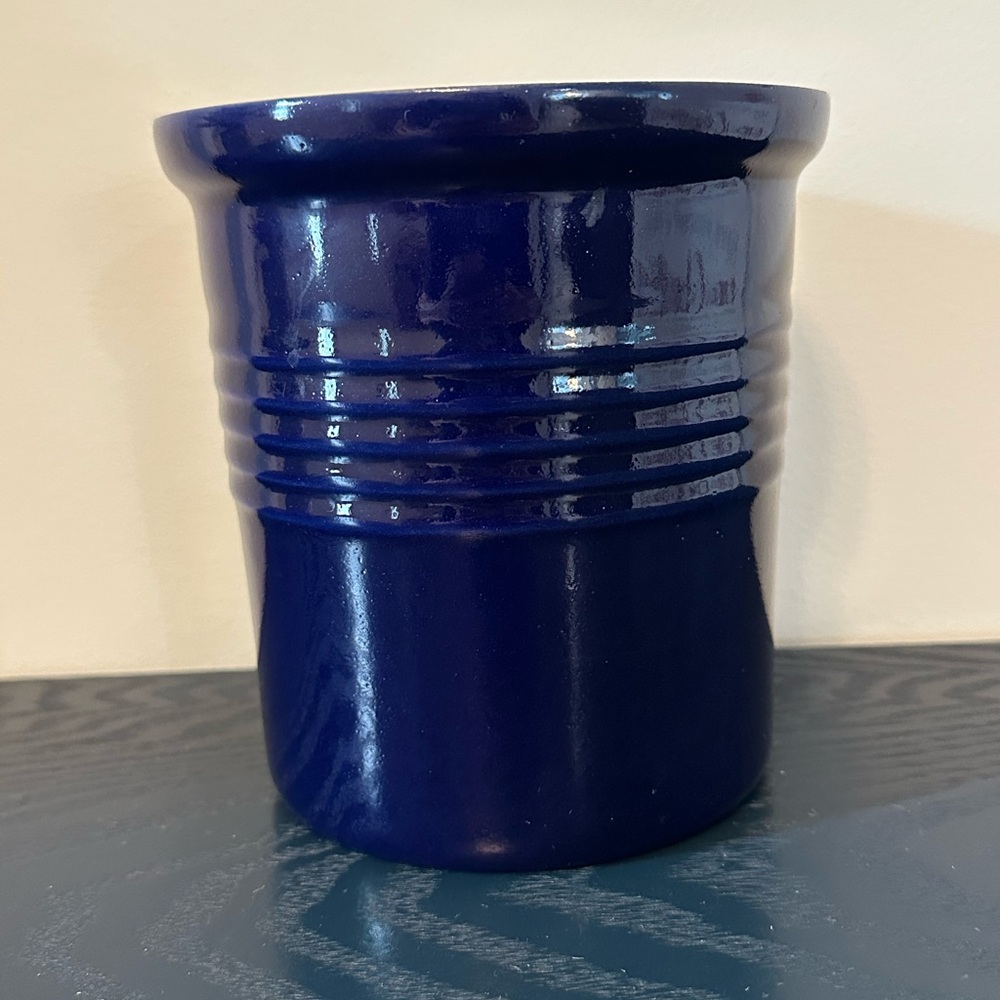 Pampered Chef Navy Heritage Crock